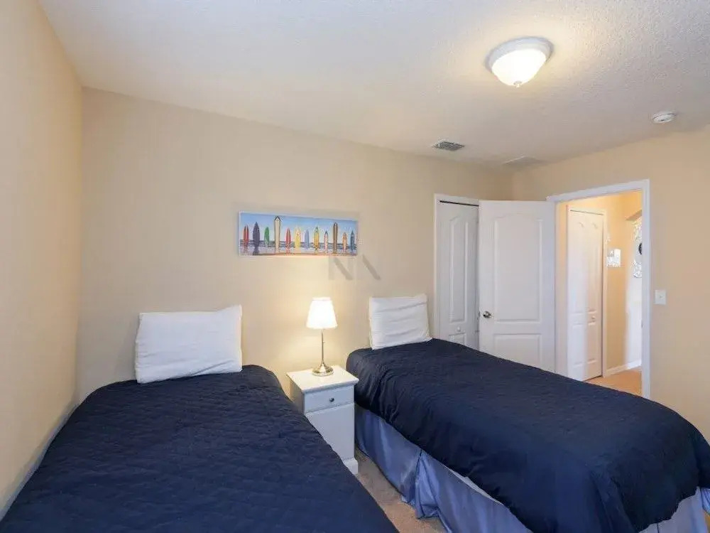 Special Vacation Home 5 Bedrooms home by RedAwning
