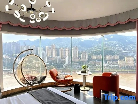 DaYin Hidden in City River View Cinema-style Homestay