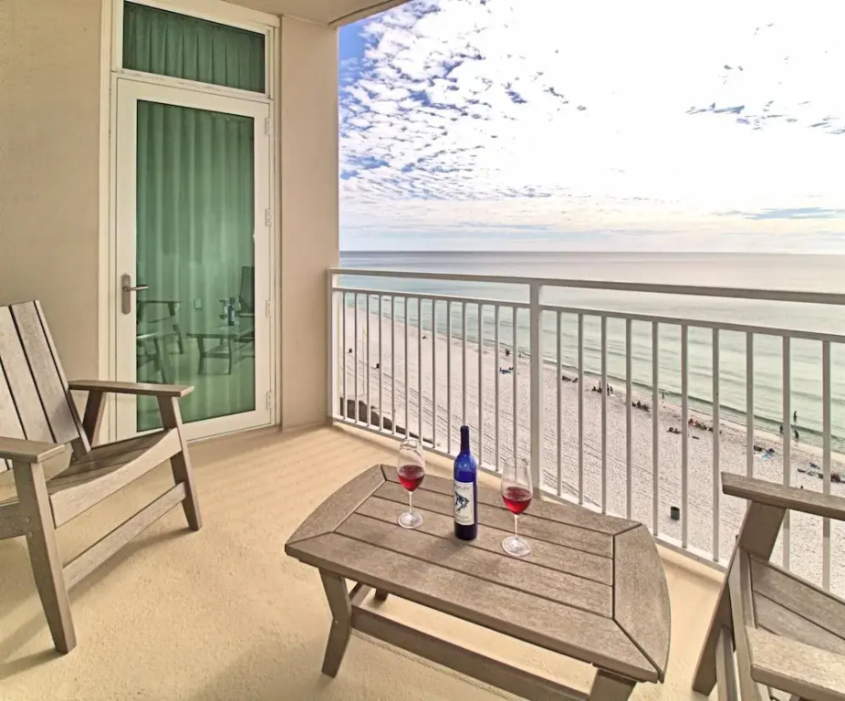 Aqua Resort 706