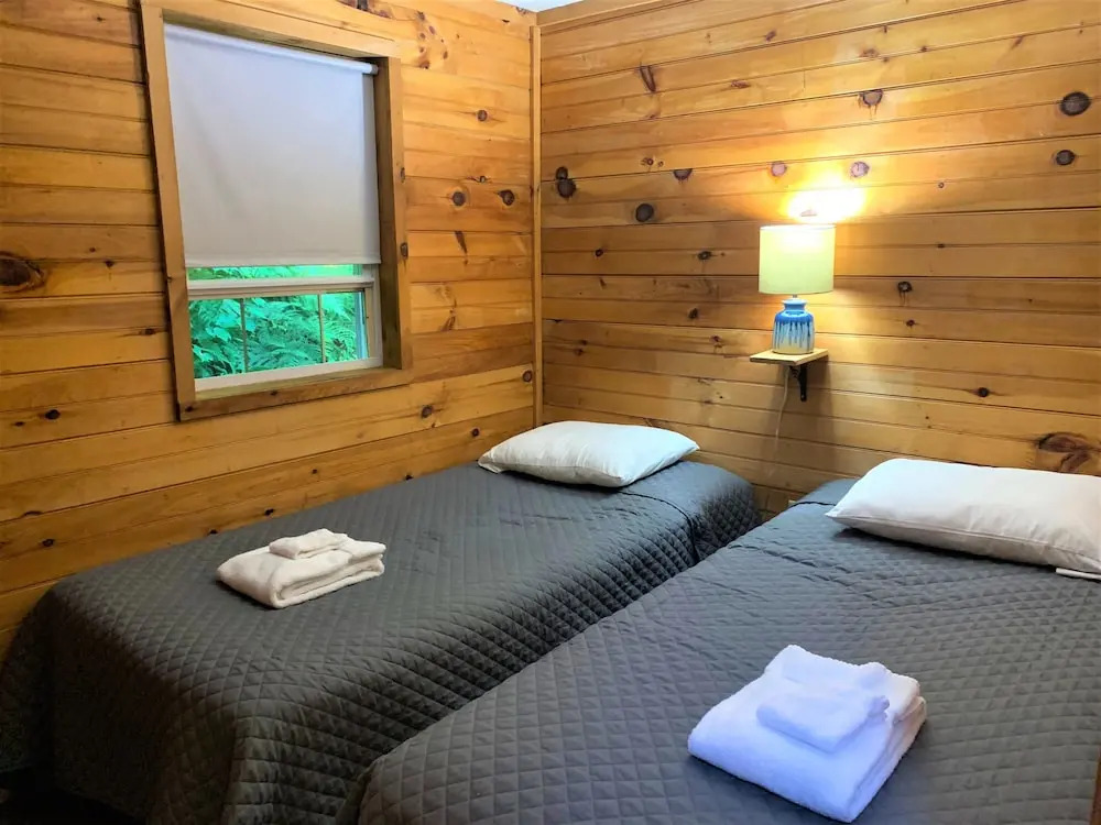 Pine Crest Motel & Cabins