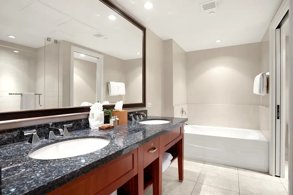 Honua Kai 2 Free Rental Cars KBM Resorts Extra-large Corner Suite 2 Units, 4 Bedrooms HK Ml-2798