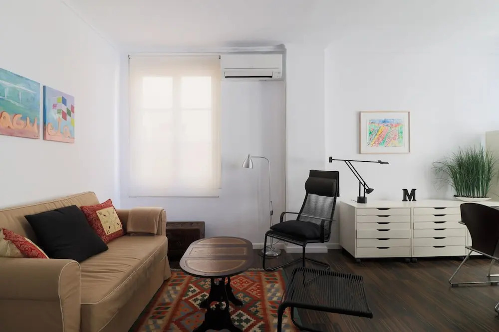 Rustic Two Bedroos Apartment With Terrace