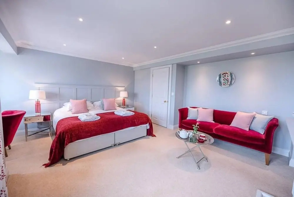 Sea Crest With 4 Bedrooms and 2 Bathrooms