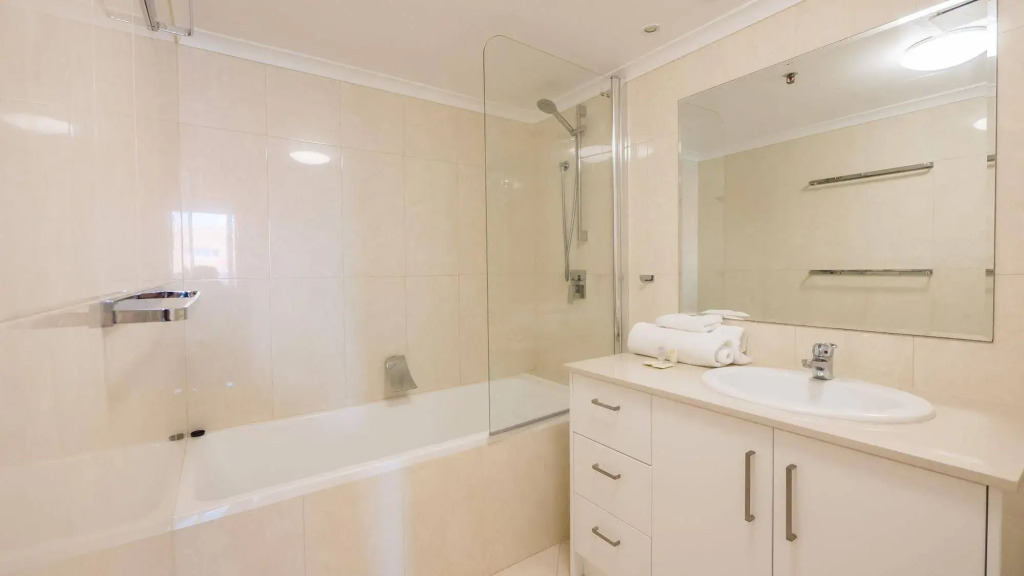Aegean Apartments Surfers Paradise