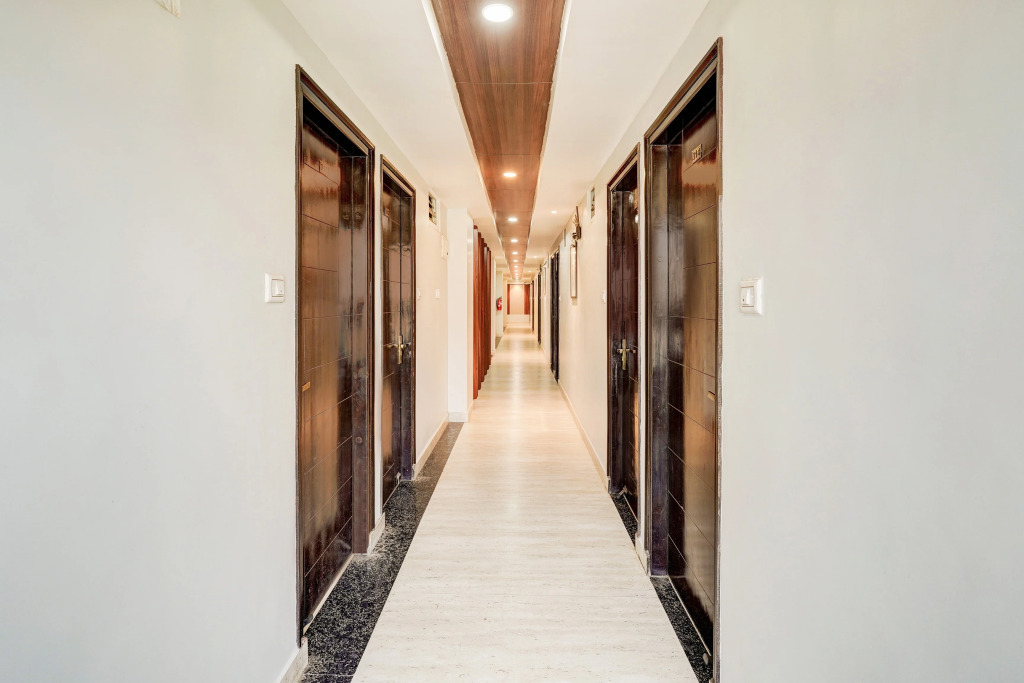 Super Townhouse Oak DLF Newtown Formerly South Square