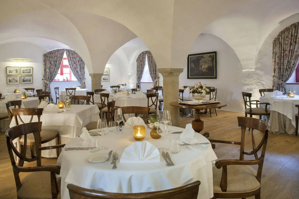TAUROA Schloss Gabelhofen