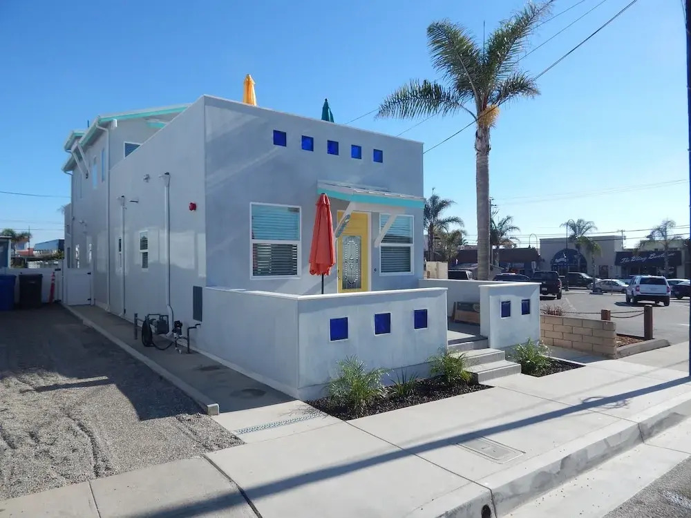 320 Main Street 2 Bedroom Home by Redawning