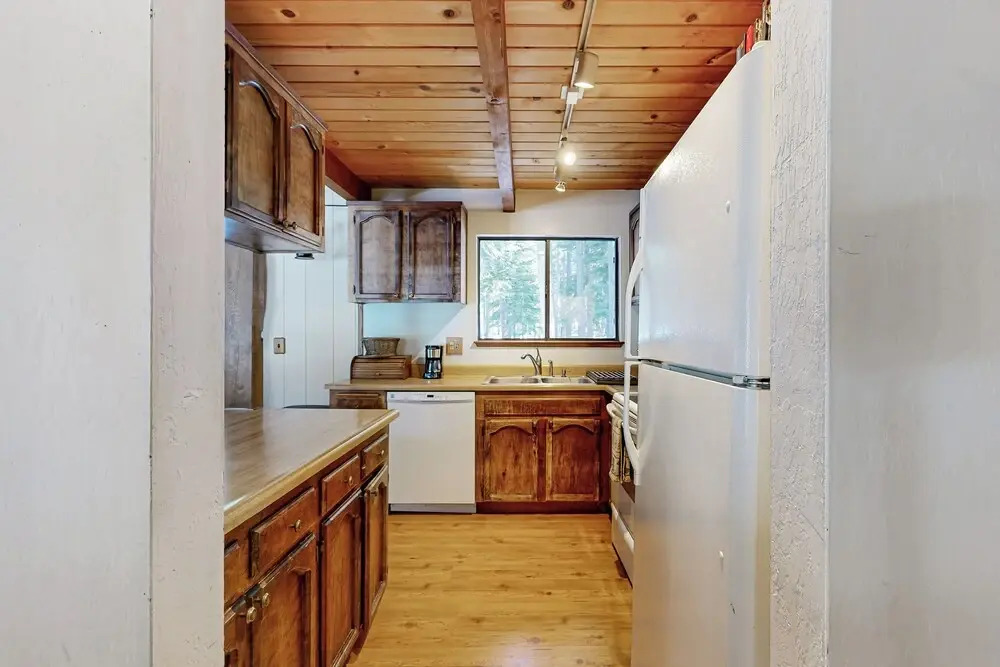 < 2 Mi to Tahoe Donner Ski Resort: Serene Retreat