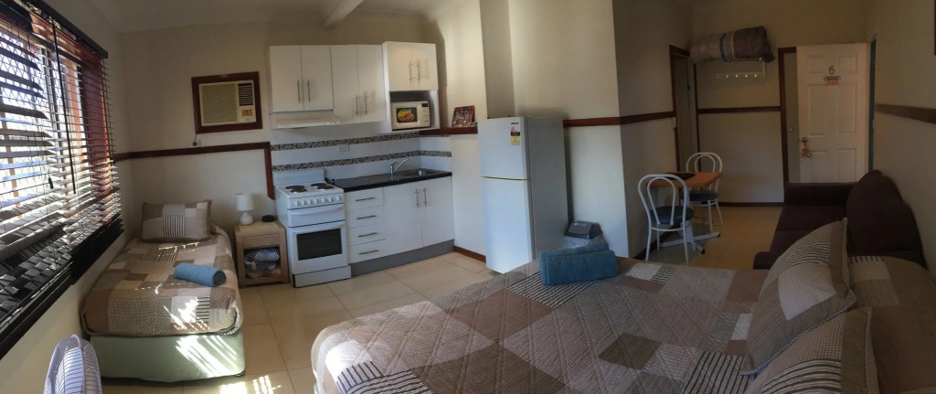 Across Country Motor Inn