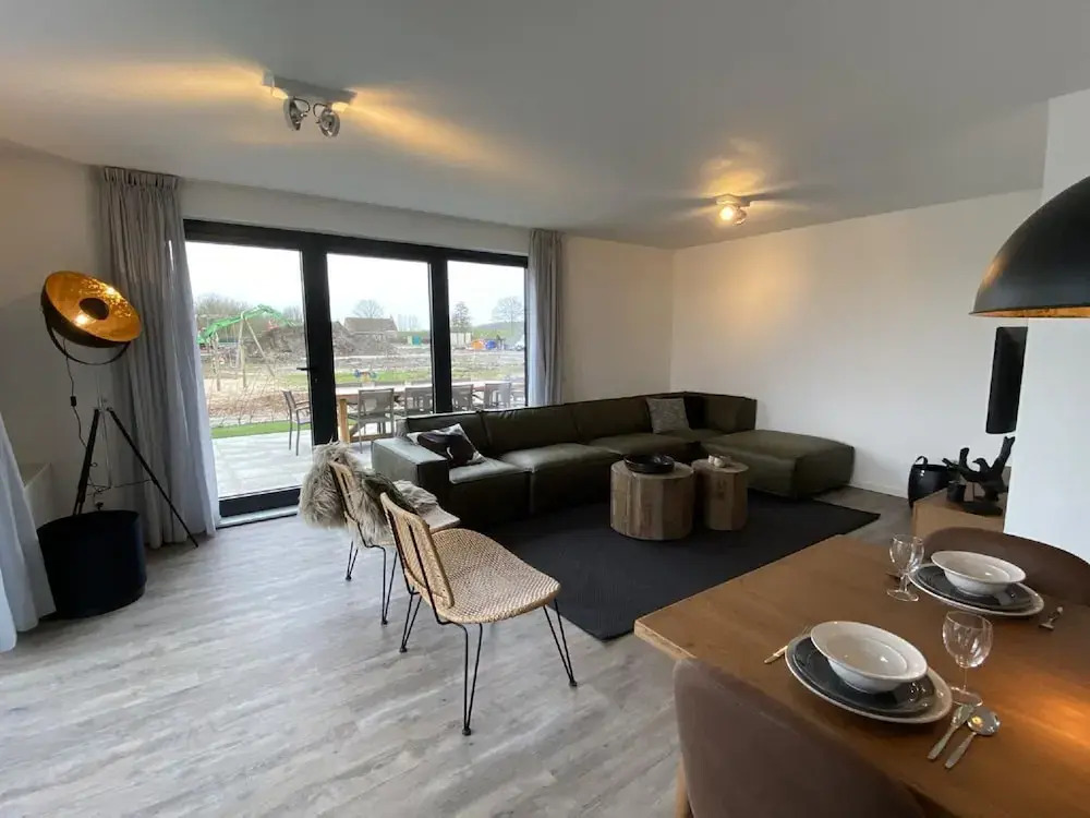 Villa by Lake Veere With Sauna