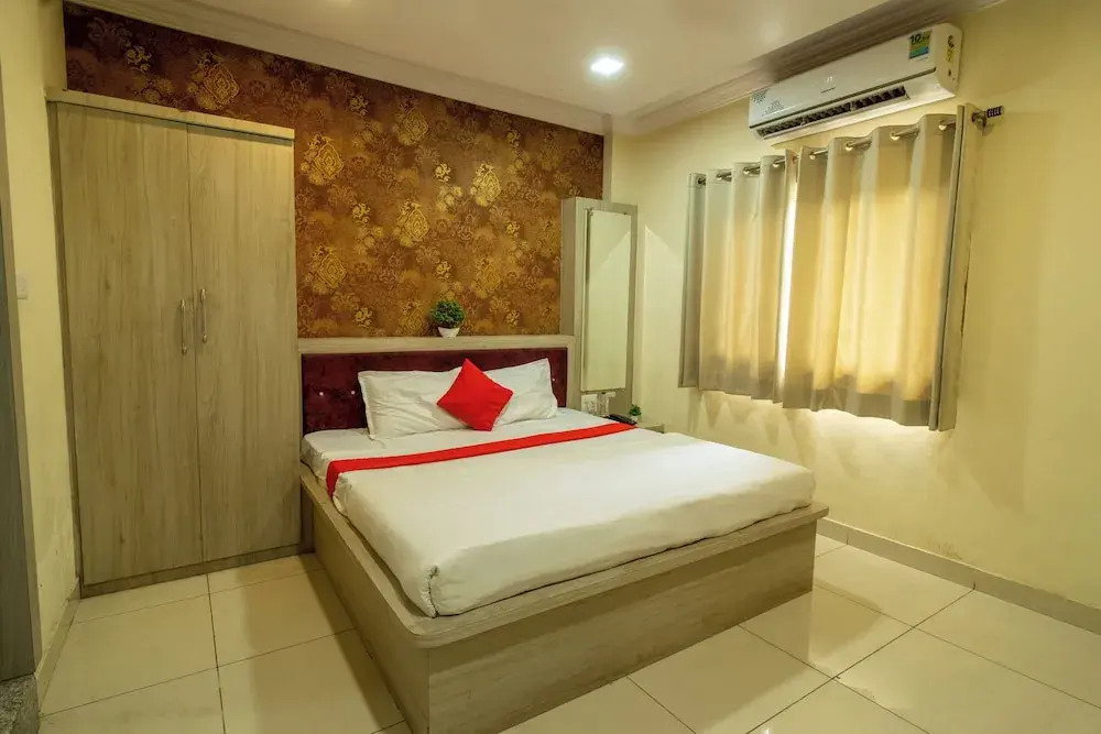 Majestic Hotel and Restro
