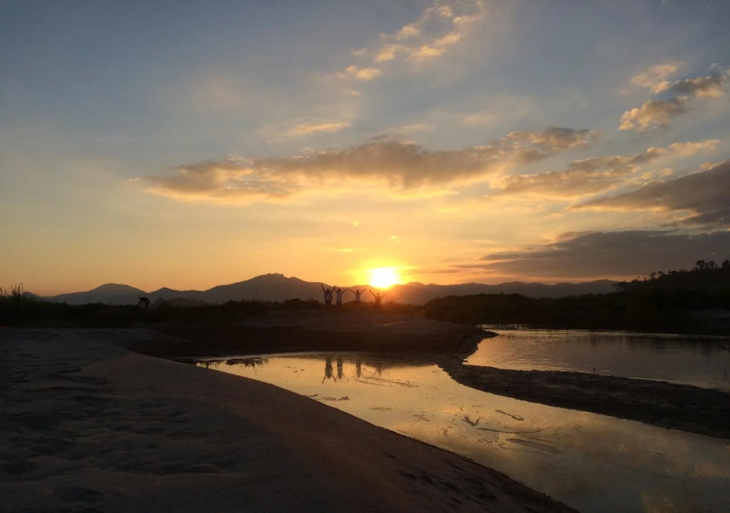 Mekong Riverside Resort & Camping