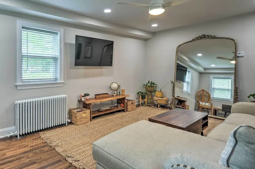 Takoma Park Apt w/ Wood Fire Pit < 8 Mi to DC