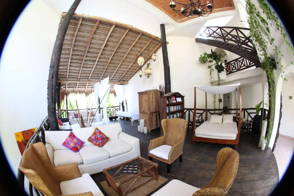 Hotel Riviera Del Sol