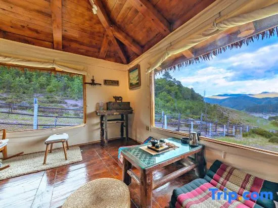 Ren'an Valley 270 Degree Tent Manor