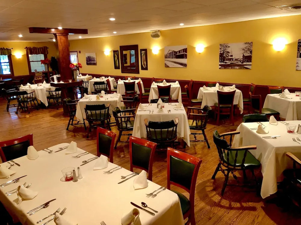 Bicentennial Inn