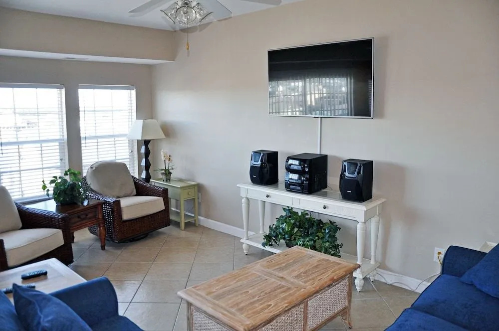 Pier Watch Villas 303 6 Br condo by RedAwning