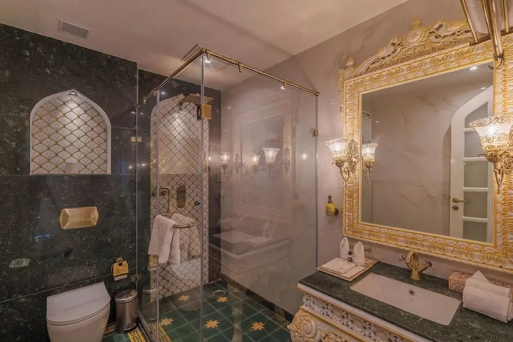 R Chandras Palace