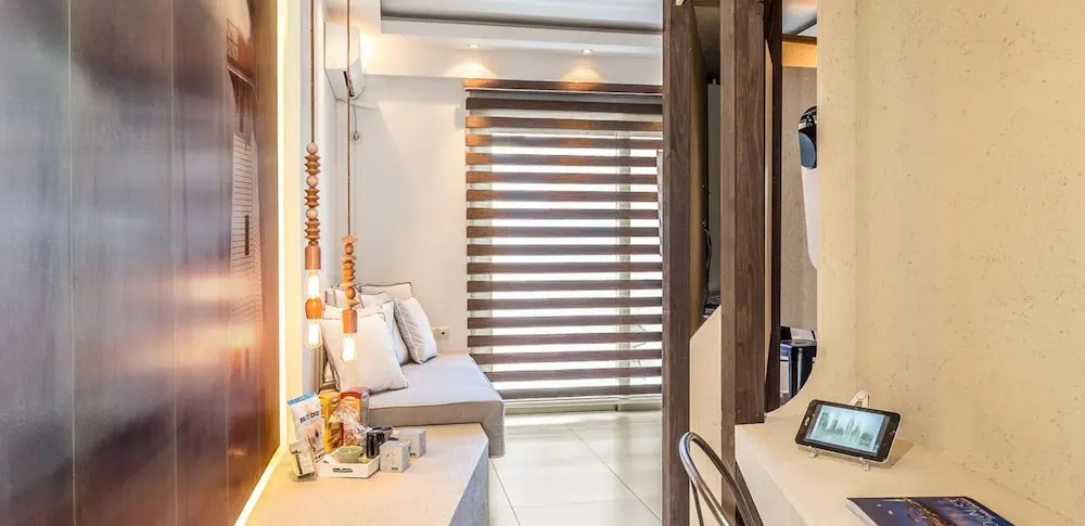 Harbor Suites