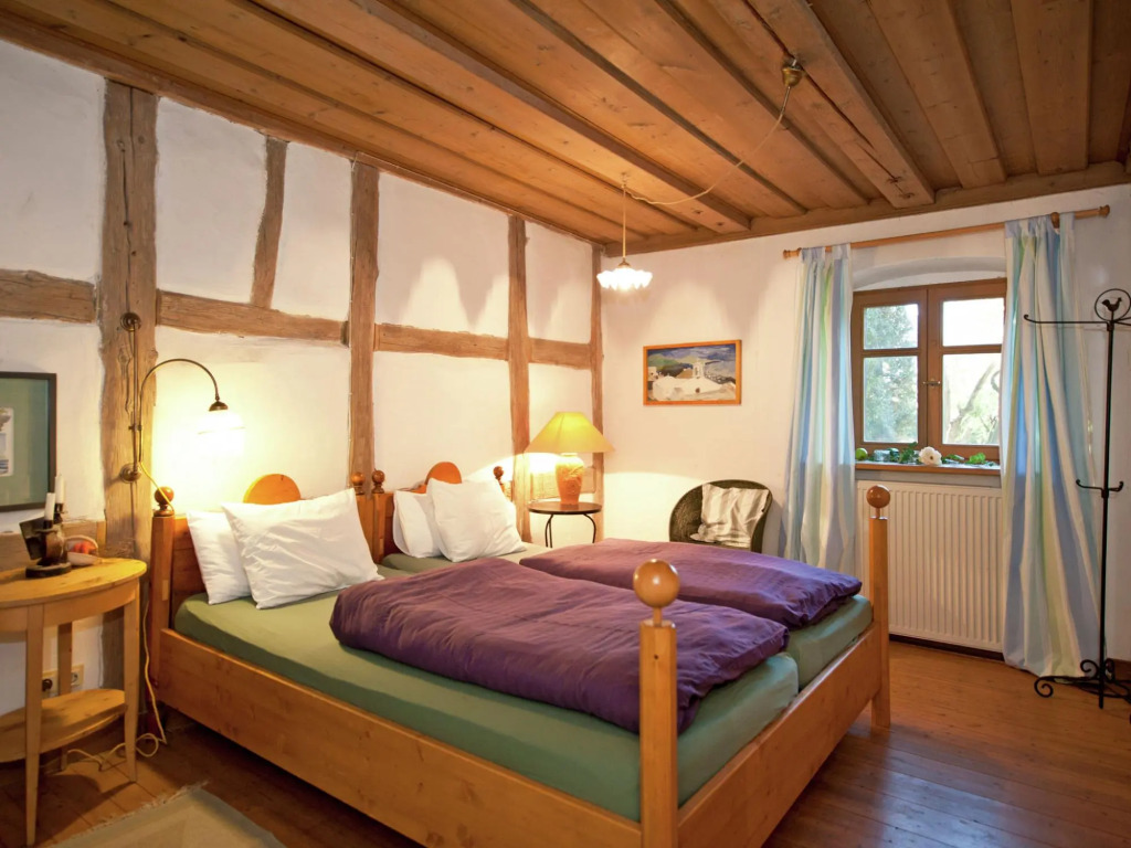 Geraumiger Ruckzugsort, Weissenburg