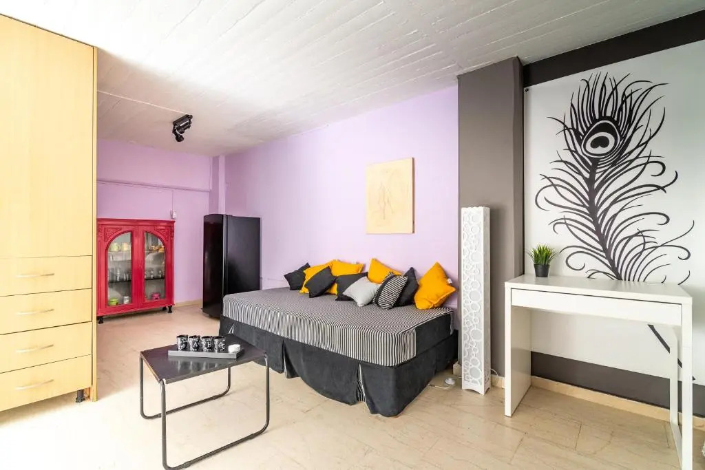 Loft Style Central Studio Large Terrace 100Mbps