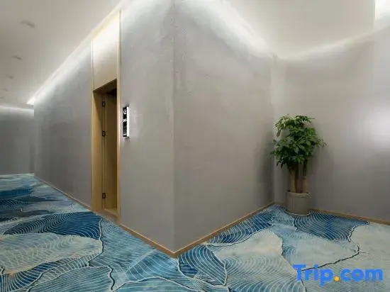 Xingyuan River View Hotel