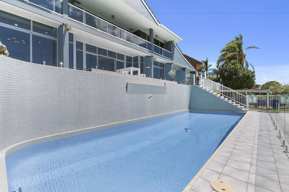 Havana Blue - Large 4 Bedroom Home