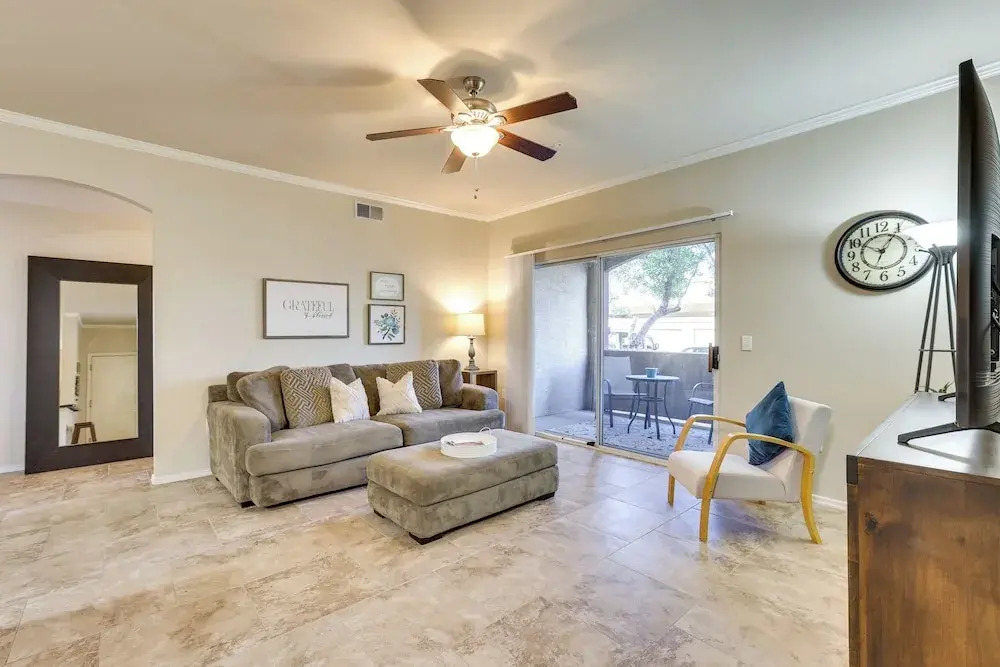 Walk to Papago Park: Central Phoenix Condo