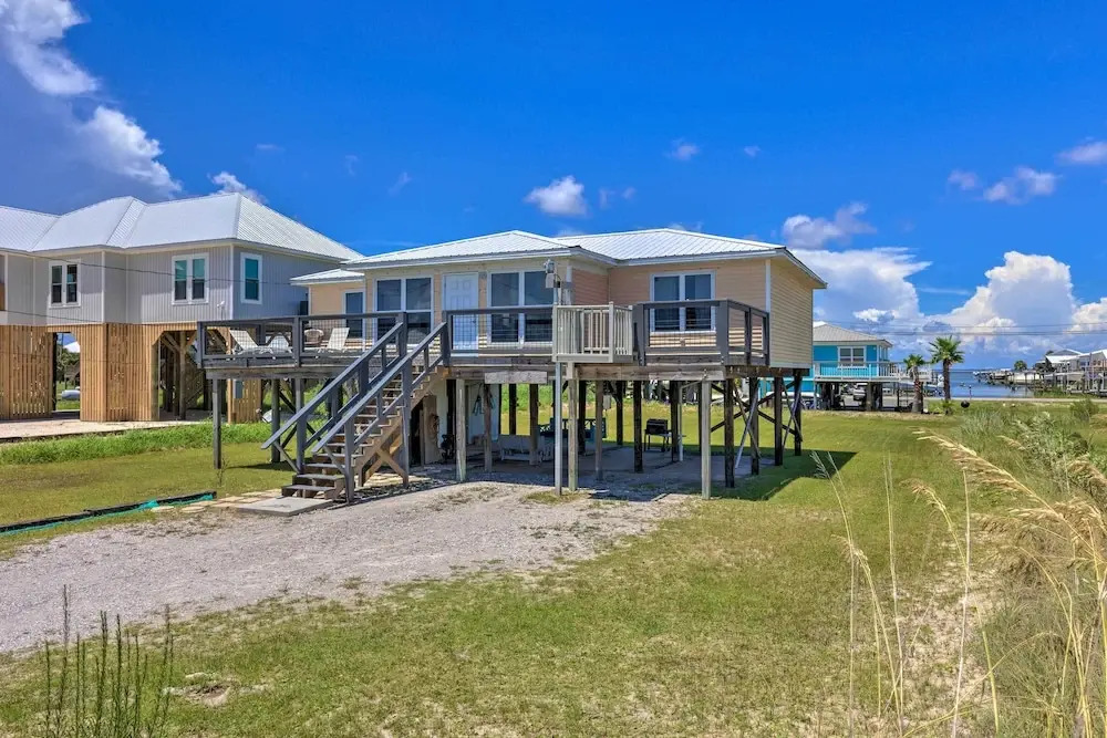 Lovely Dauphin Island Cottage w/ Deck & Gulf Views