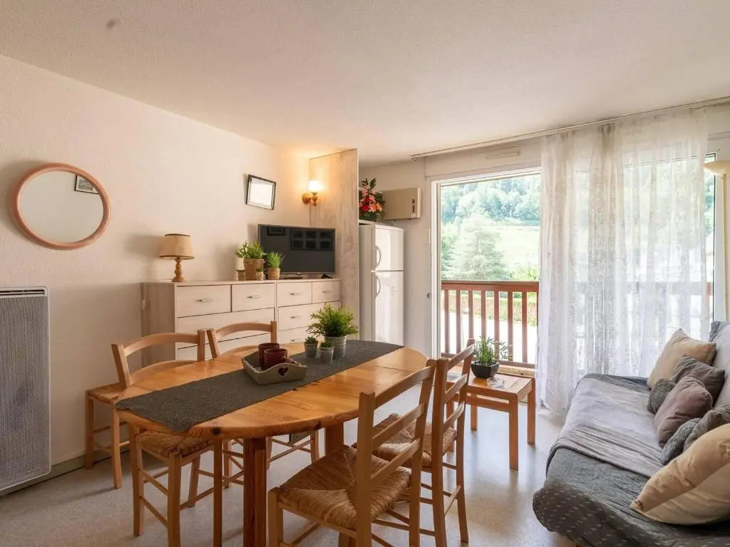 Appartement cosy avec balcon et parking à Saint-Lary - FR-1-296-138