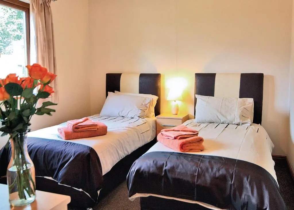 Heartsease Lodges