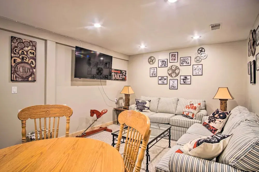 Rustic Rothbury Cabin w/ Resort Amenity Access!