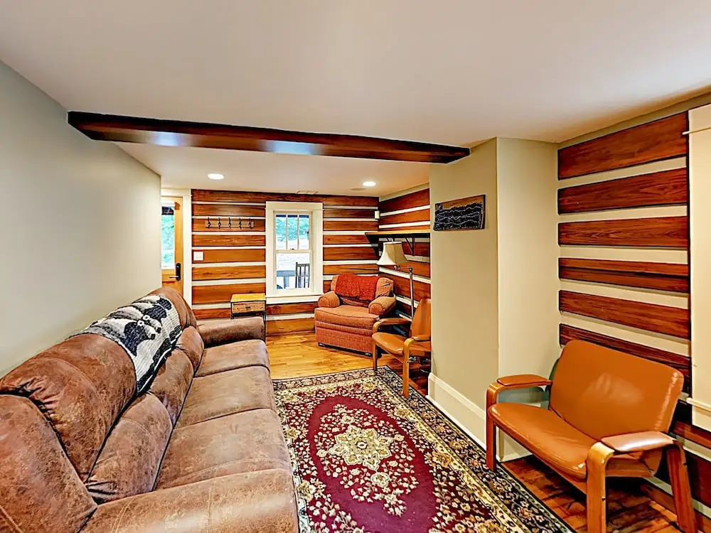 280 Arden - 3 Br Cabin
