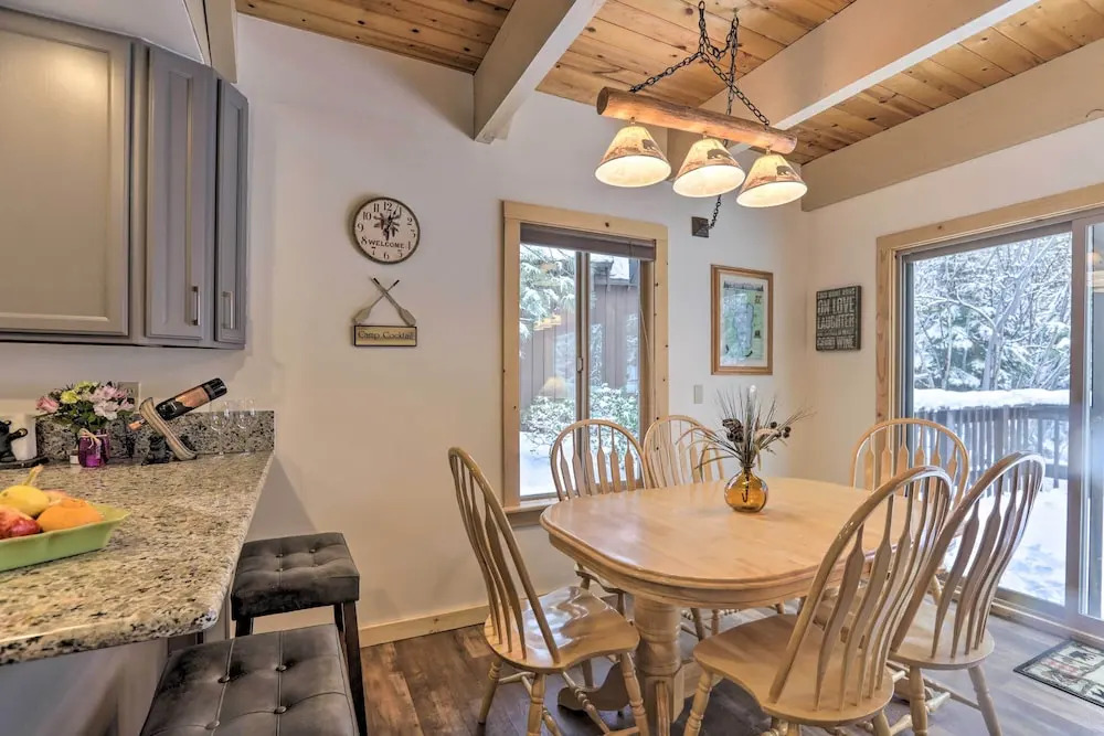3 Mi to Lake Tahoe: Quiet Incline Village Cabin