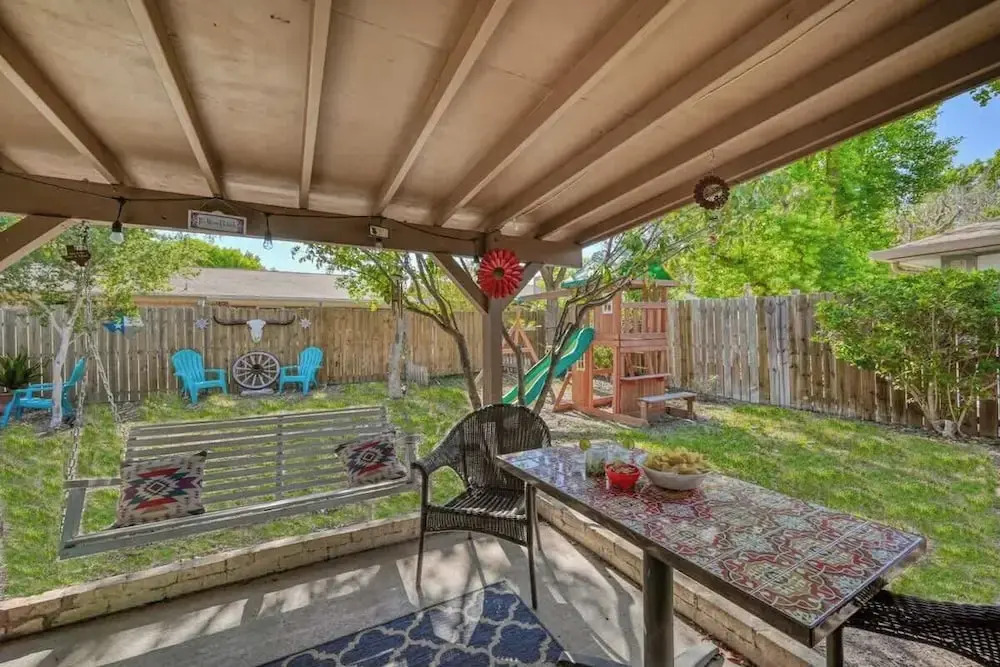 Kerrville Hidden Gem With Firepit and Grill - Great Location