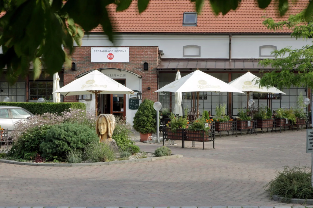 Hotel Chvalská Tvrz