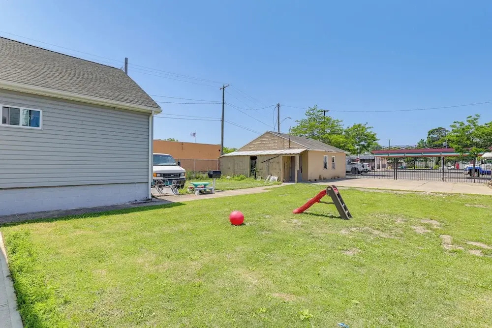 2 Mi to State Park: Updated Niagara Falls Home