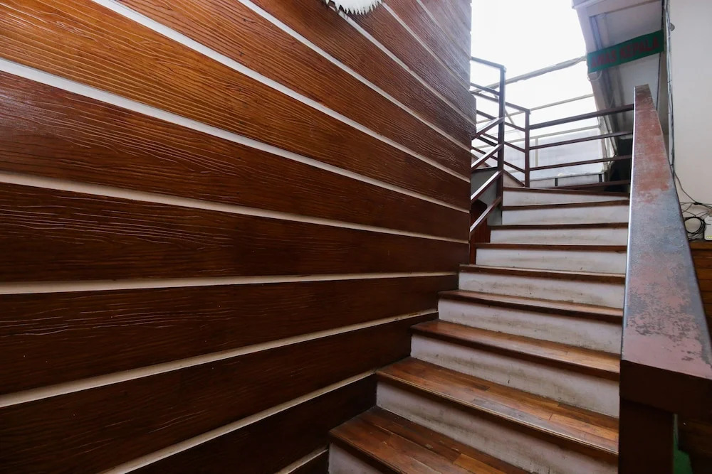 Airy Eco Gunungsari Mawar Putih Batu