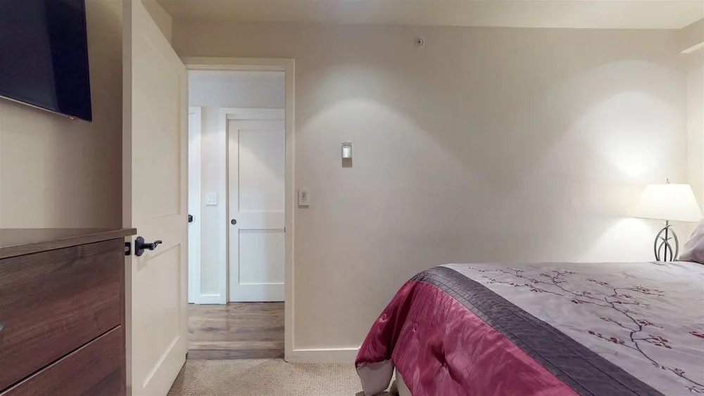 Luxury 1 Bedroom Mountain Vacation Rental, 100 Yards To Gondola In Lionshead Village