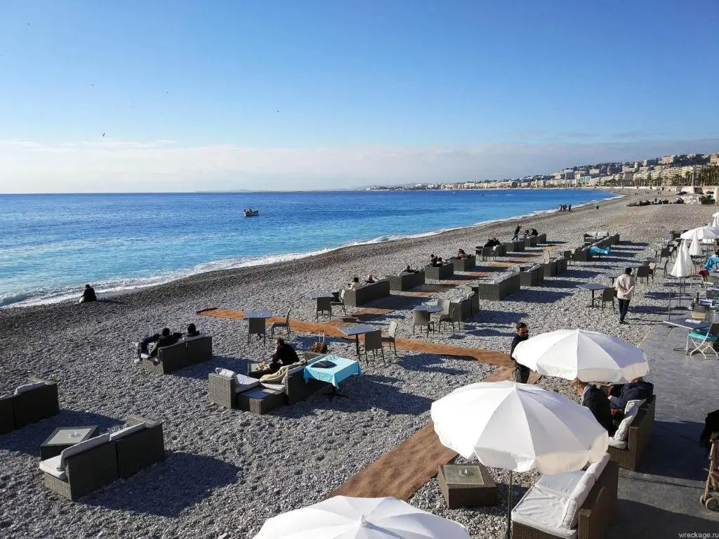 Stylish 2 Room Flat 60 meters to the beach