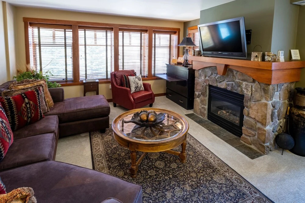 2215 - Two Bedroom Deluxe Eagle Springs East 2 Condo by RedAwning