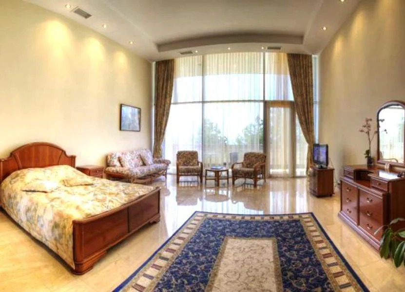 Tavria Hotel