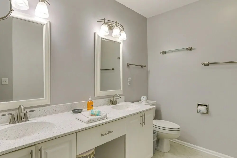 Hilton Head Island Condo w/ Deck < 1 Mi to Beaches