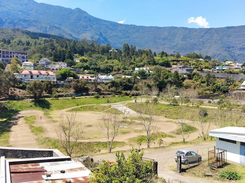 House With 4 Bedrooms in Cilaos, With Wonderful Mountain View, Enclosed Garden and Wifi - 4 km From the Slopes