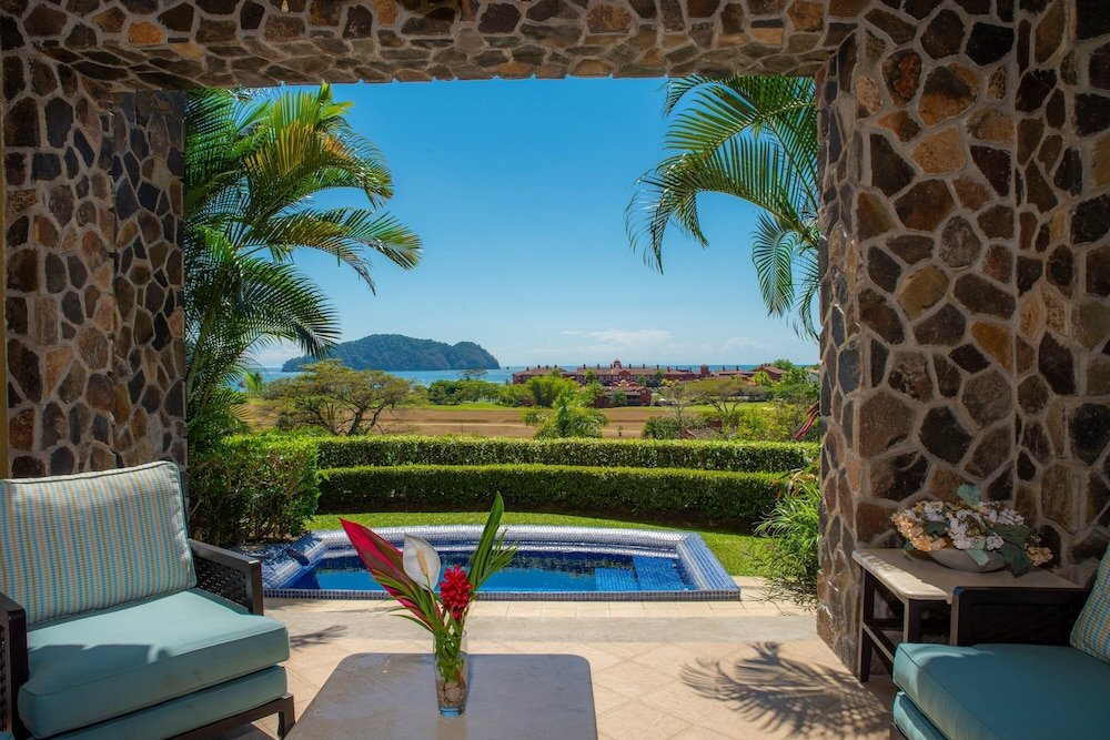 Vista Bahia 3F 1 bdr Ocean View in Los Suenos