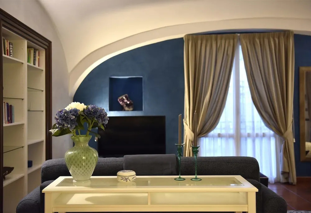 A' Studio Apartment - BH 117