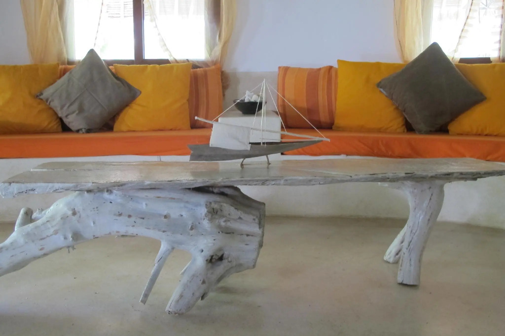 Deluxe Villa With Garden / Pool With Service Staff 150mt From the sea