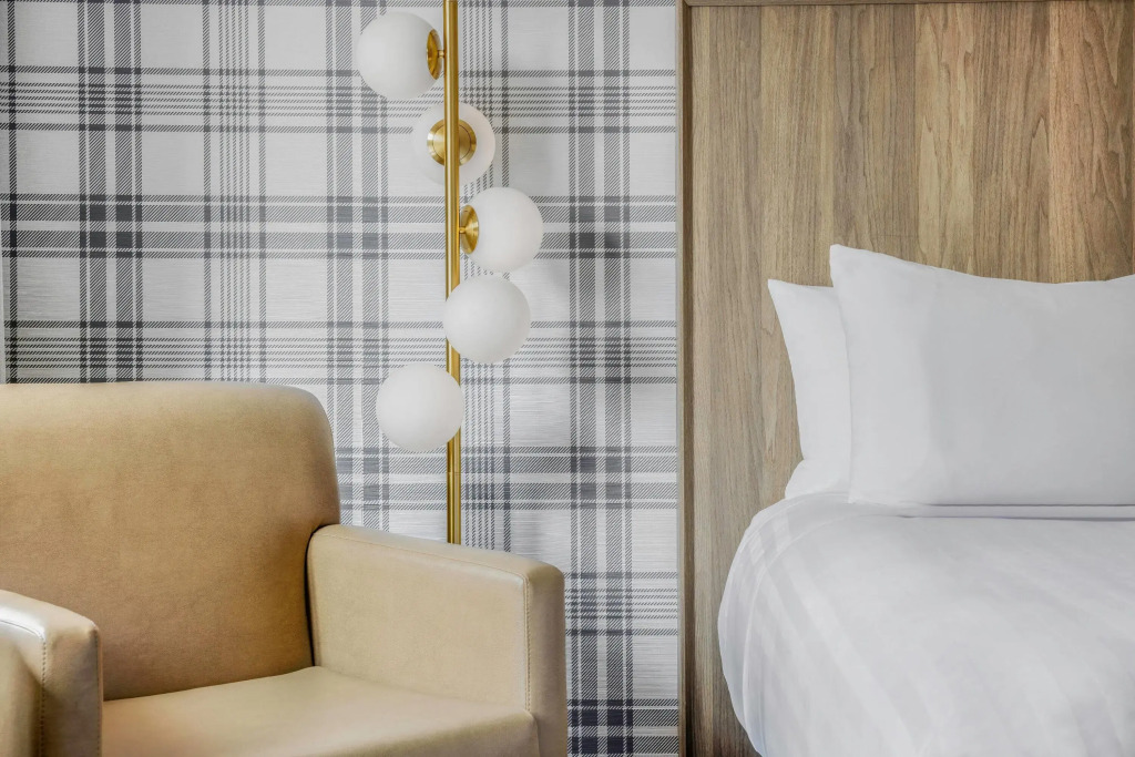 Travelodge by Wyndham Niagara Falls At the Falls