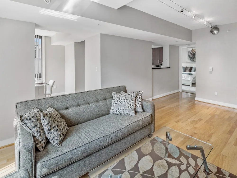 Bluebird Suites in Penn Quarter