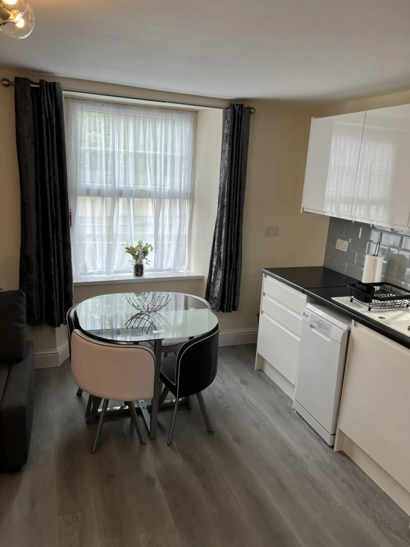 Beautiful 1 BD Ground Floor Apt on the edge of Street and Glastonbury in Somerset
